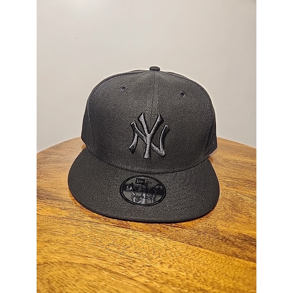 MLB - New York‎ Yankees 9FIFTY Adjustable Snap-Back New Era Cap - Triple Black